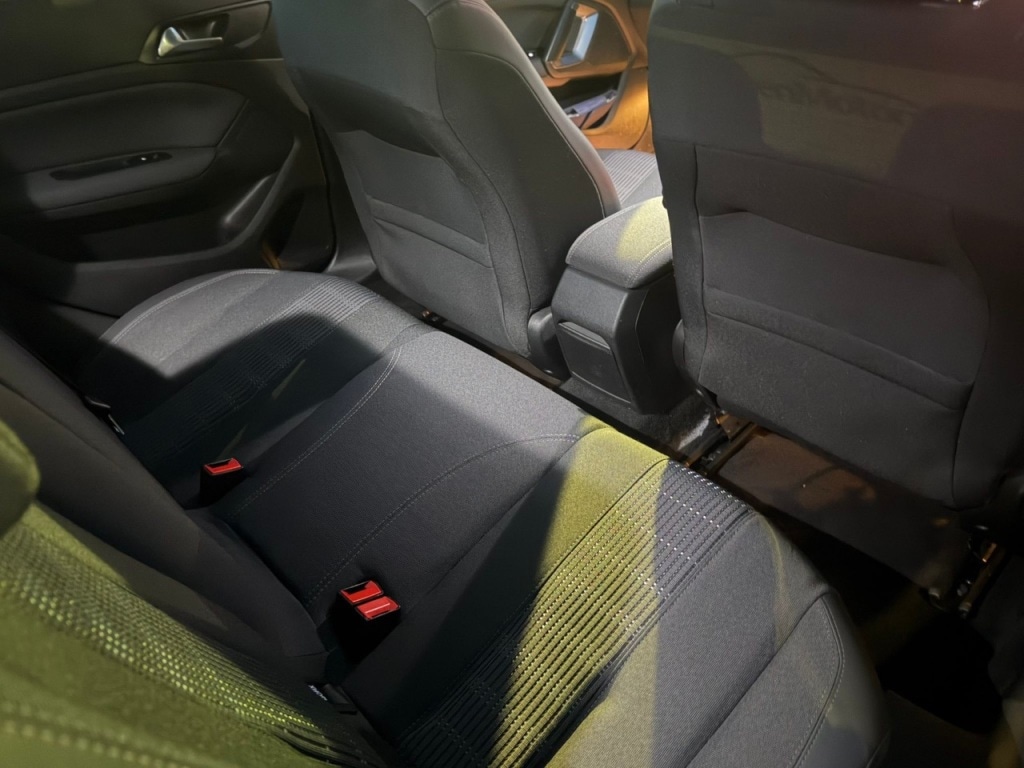 Used Peugeot 308 2018 for sale - 76541673: Photo 16