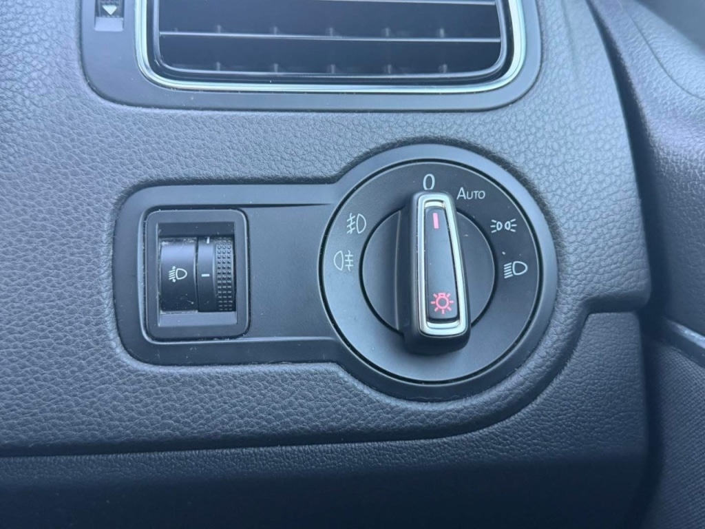 Used Volkswagen Polo 2016 for sale - 76412302: Photo 25