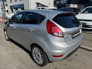 Used Ford Fiesta 2015 for sale - 79391875: Photo