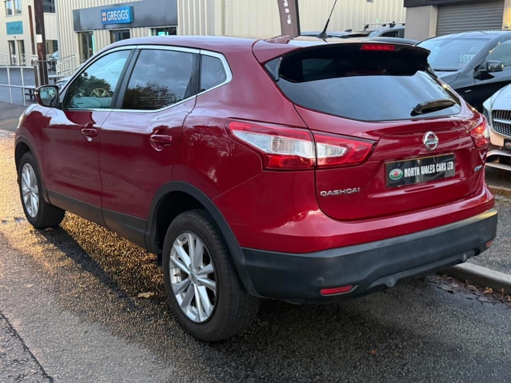 Used Nissan Qashqai 2015 for sale - 76436453: Photo 2