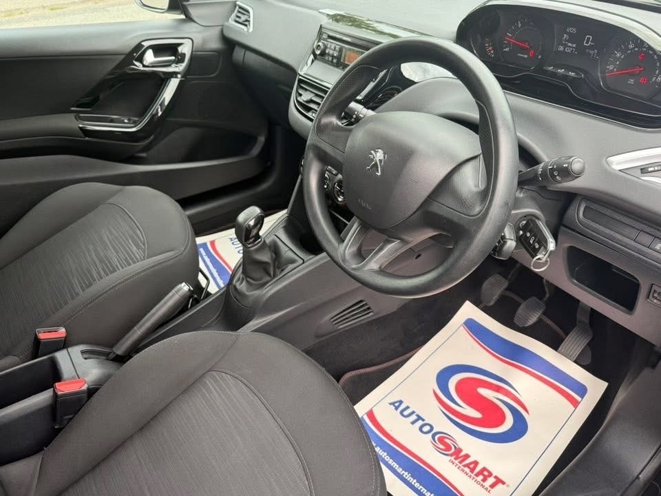 Used Peugeot 208 2013 for sale - 76132047: Photo 12