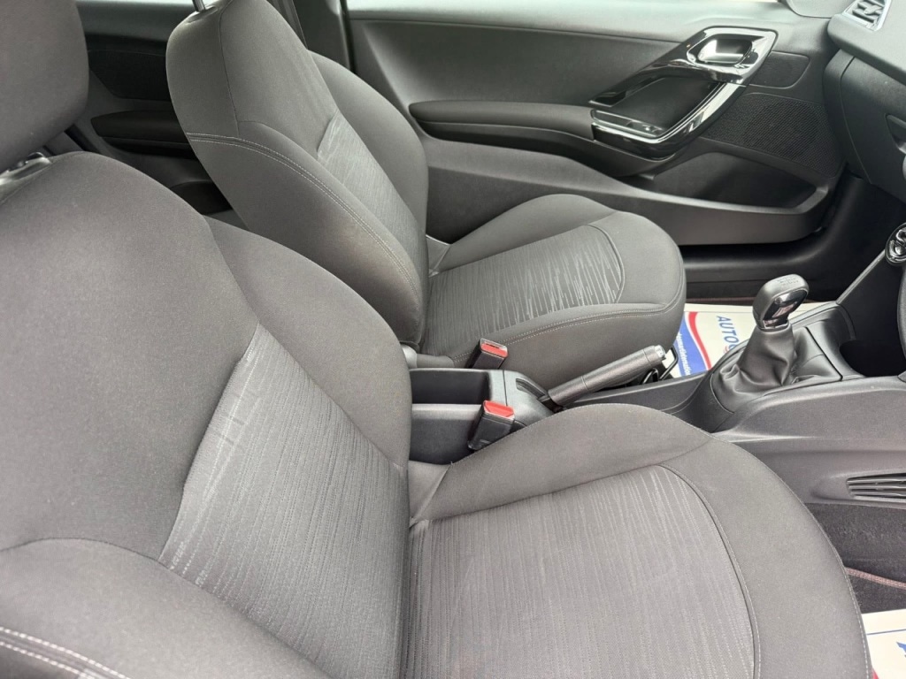 Used Peugeot 208 2013 for sale - 76132047: Photo 13