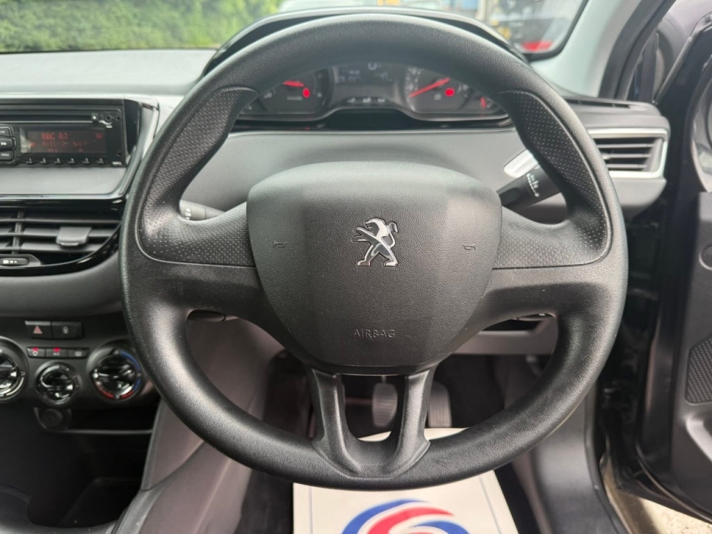 Used Peugeot 208 2013 for sale - 76132047: Photo 18