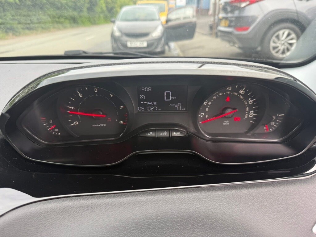 Used Peugeot 208 2013 for sale - 76132047: Photo 19