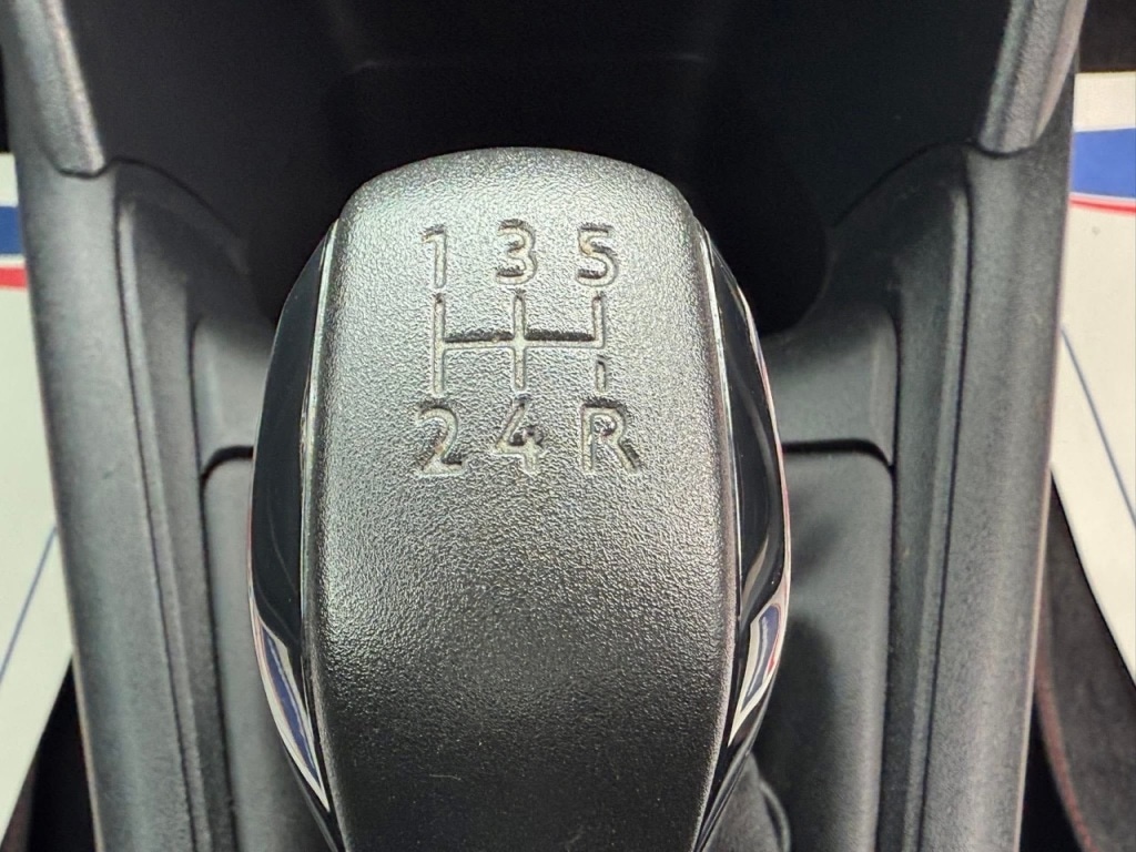 Used Peugeot 208 2013 for sale - 76132047: Photo 23