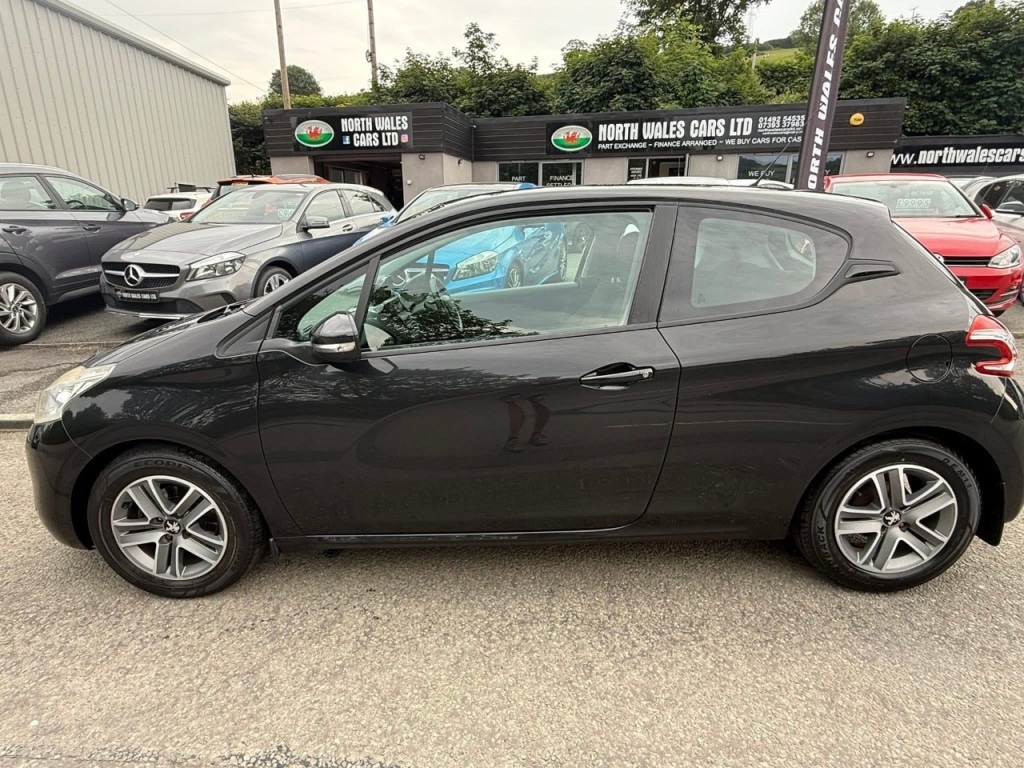 Used Peugeot 208 2013 for sale - 76132047: Photo 5