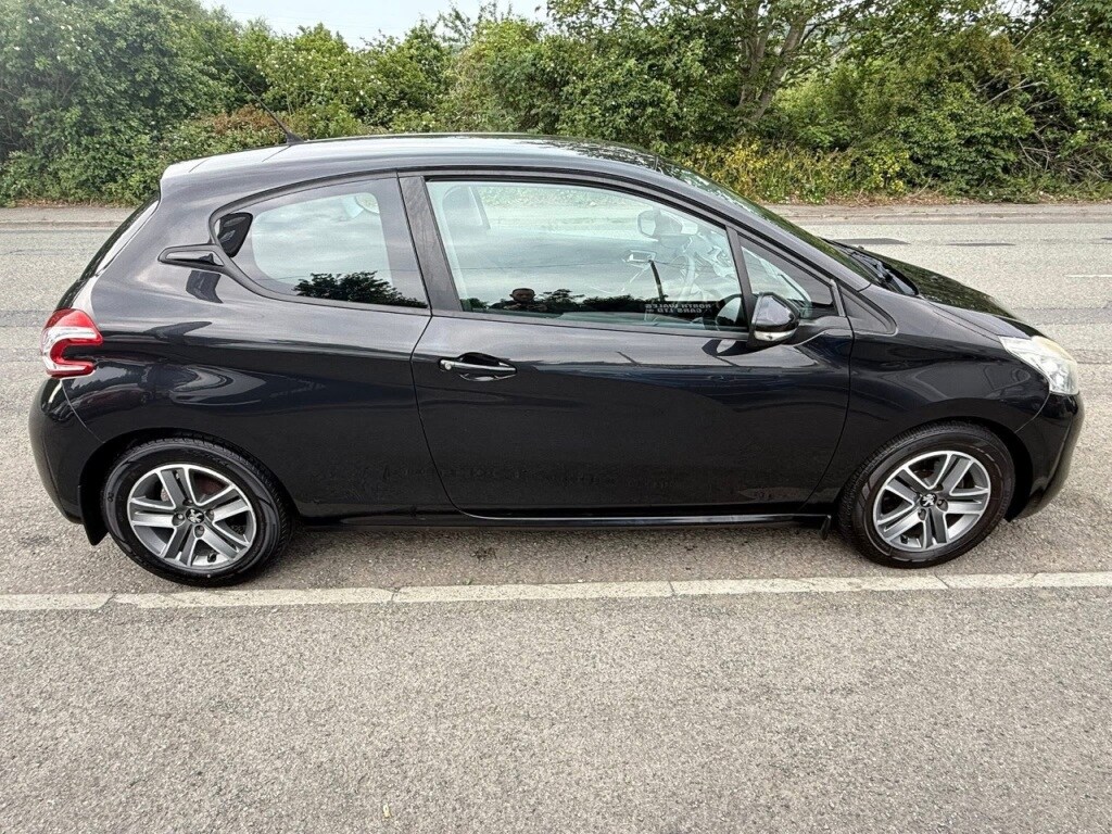 Used Peugeot 208 2013 for sale - 76132047: Photo 6