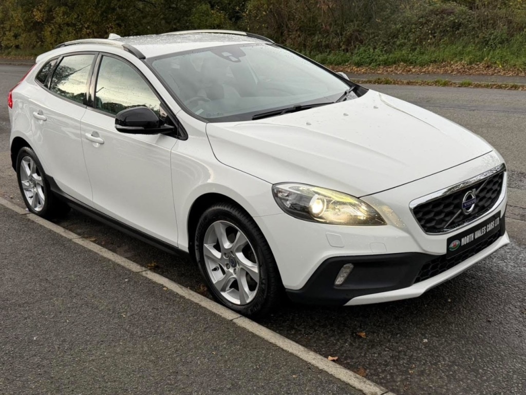 Used Volvo V40 2014 for sale - 76422173: Photo 1