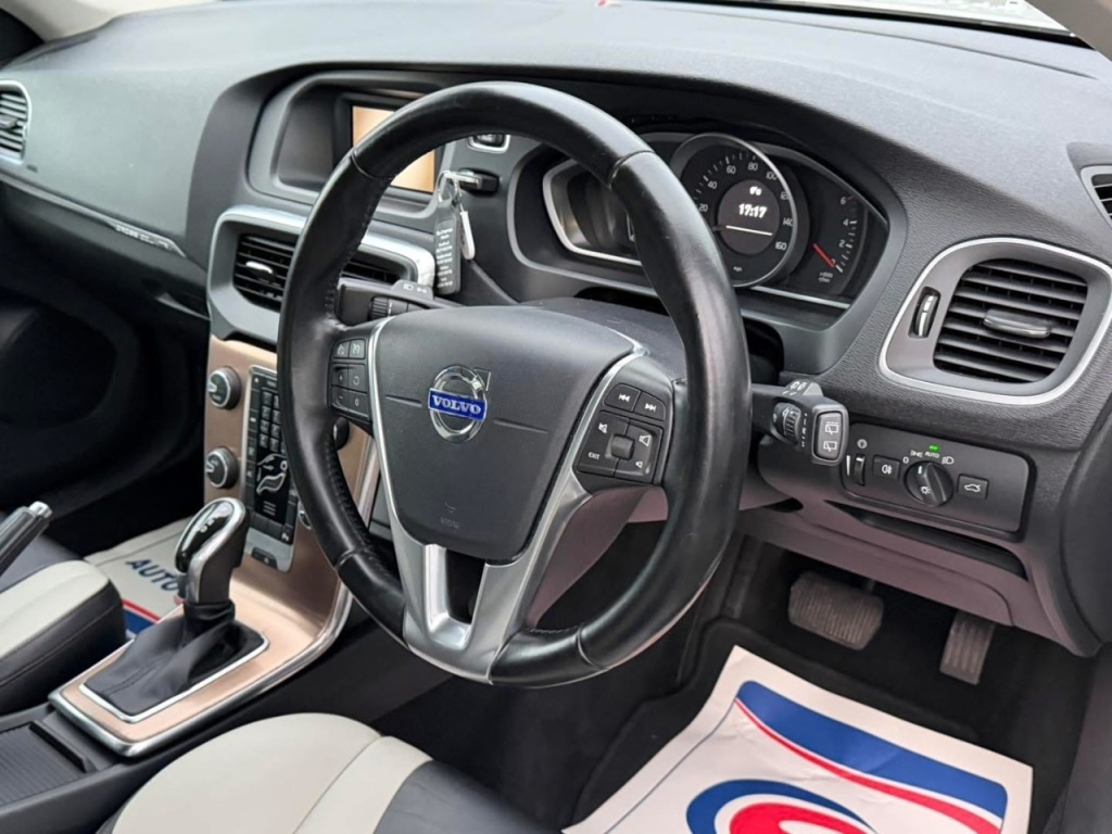 Used Volvo V40 2014 for sale - 76422173: Photo 10