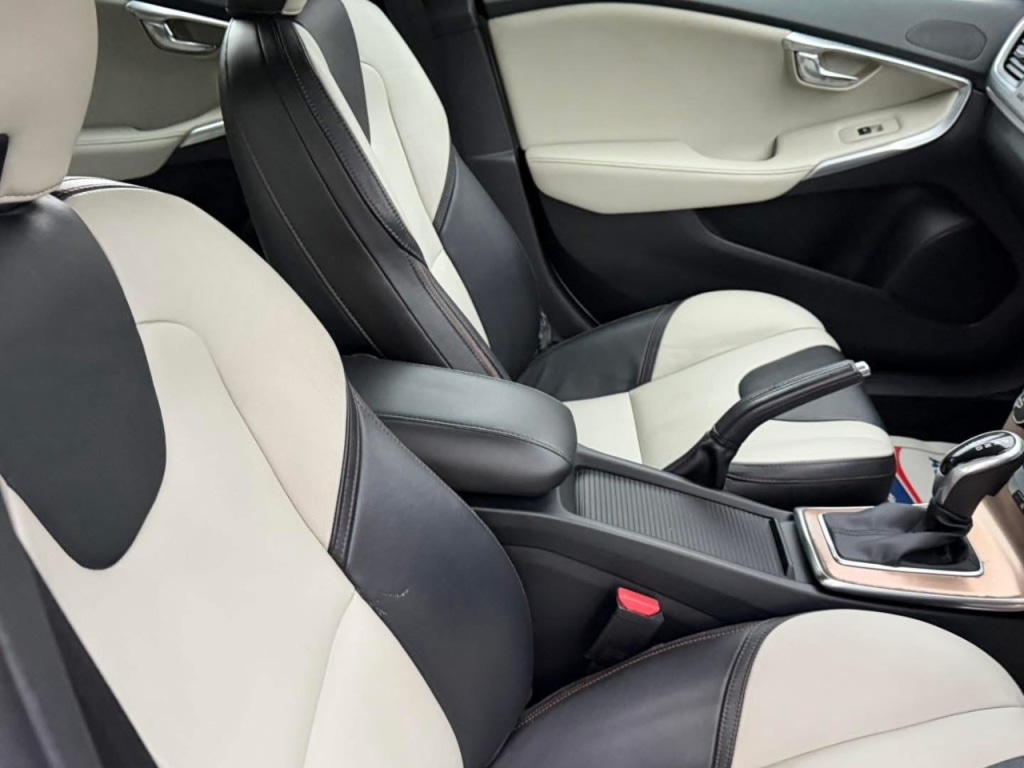 Used Volvo V40 2014 for sale - 76422173: Photo 12