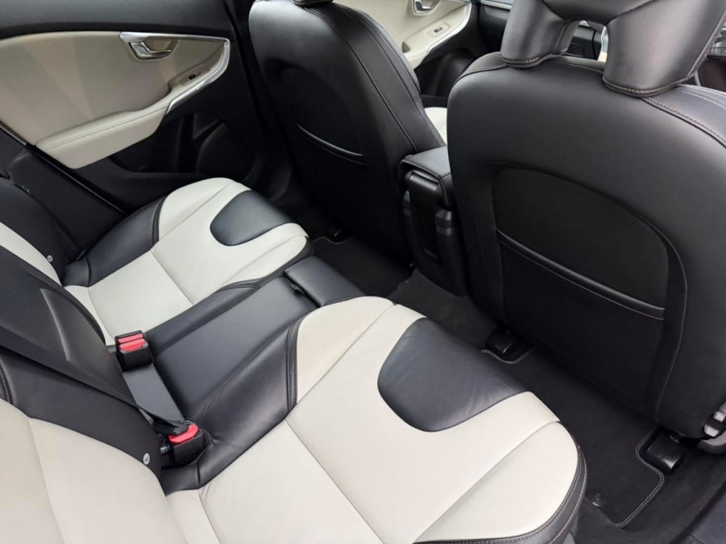 Used Volvo V40 2014 for sale - 76422173: Photo 17