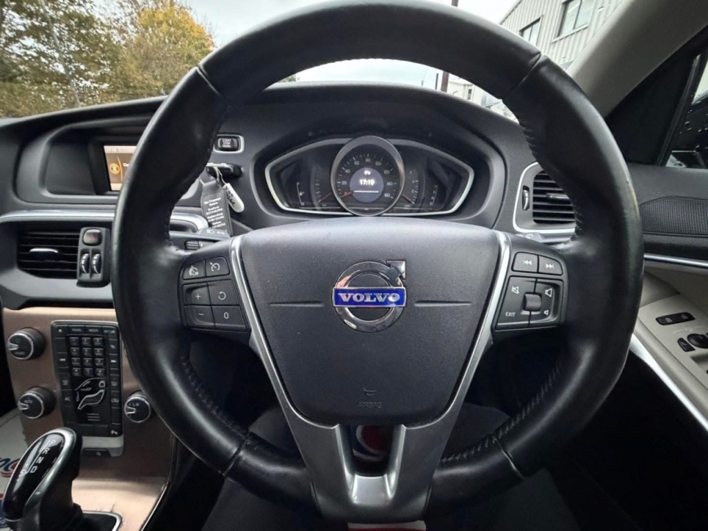 Used Volvo V40 2014 for sale - 76422173: Photo 18