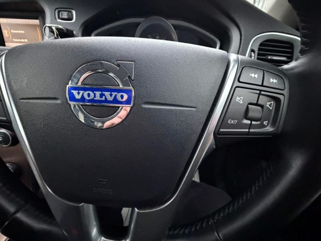Used Volvo V40 2014 for sale - 76422173: Photo 20