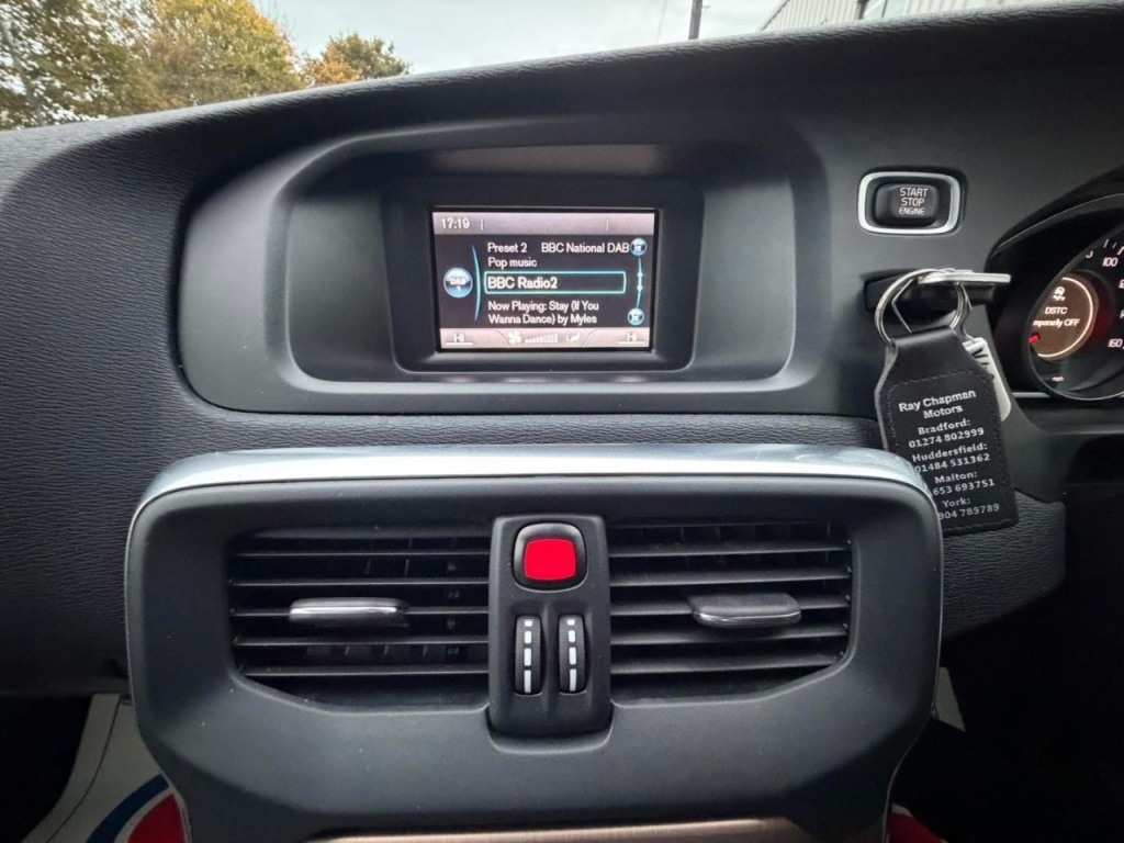 Used Volvo V40 2014 for sale - 76422173: Photo 23