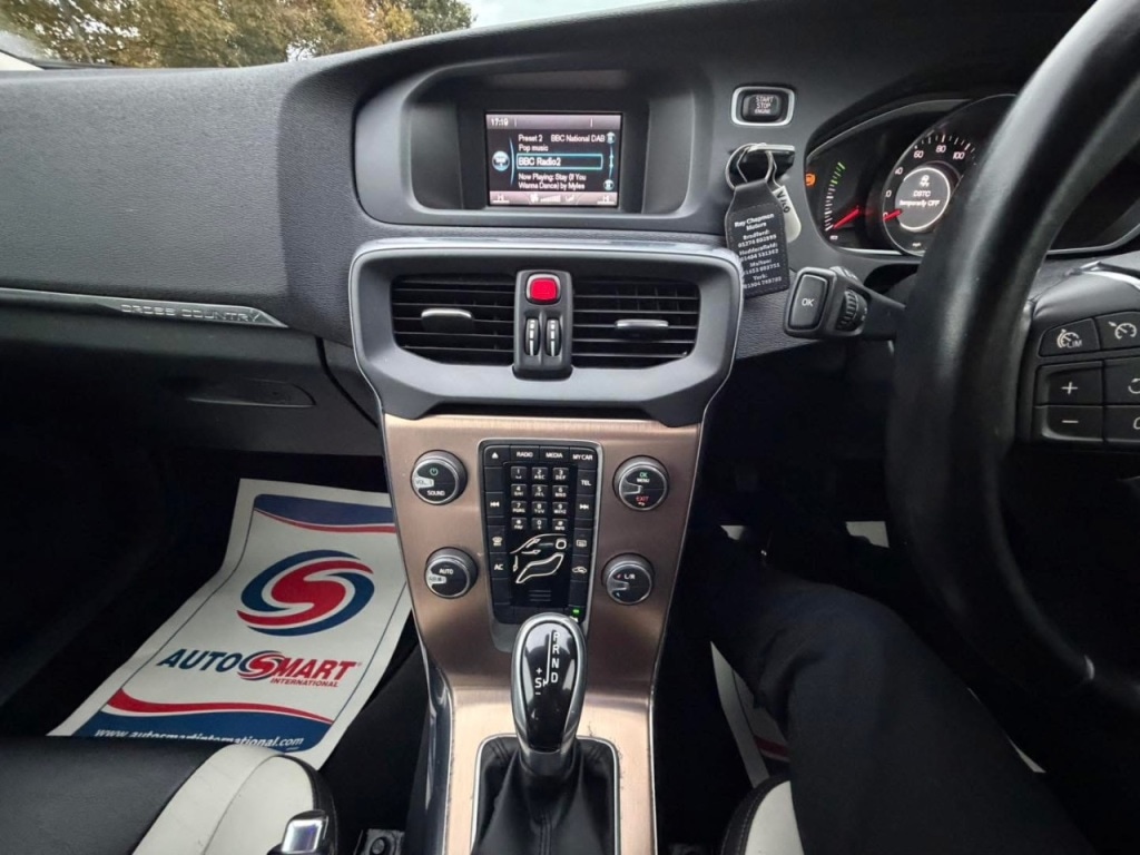 Used Volvo V40 2014 for sale - 76422173: Photo 26