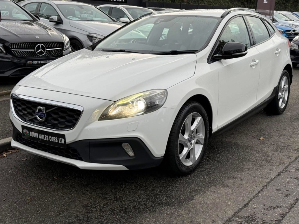 Used Volvo V40 2014 for sale - 76422173: Photo 3