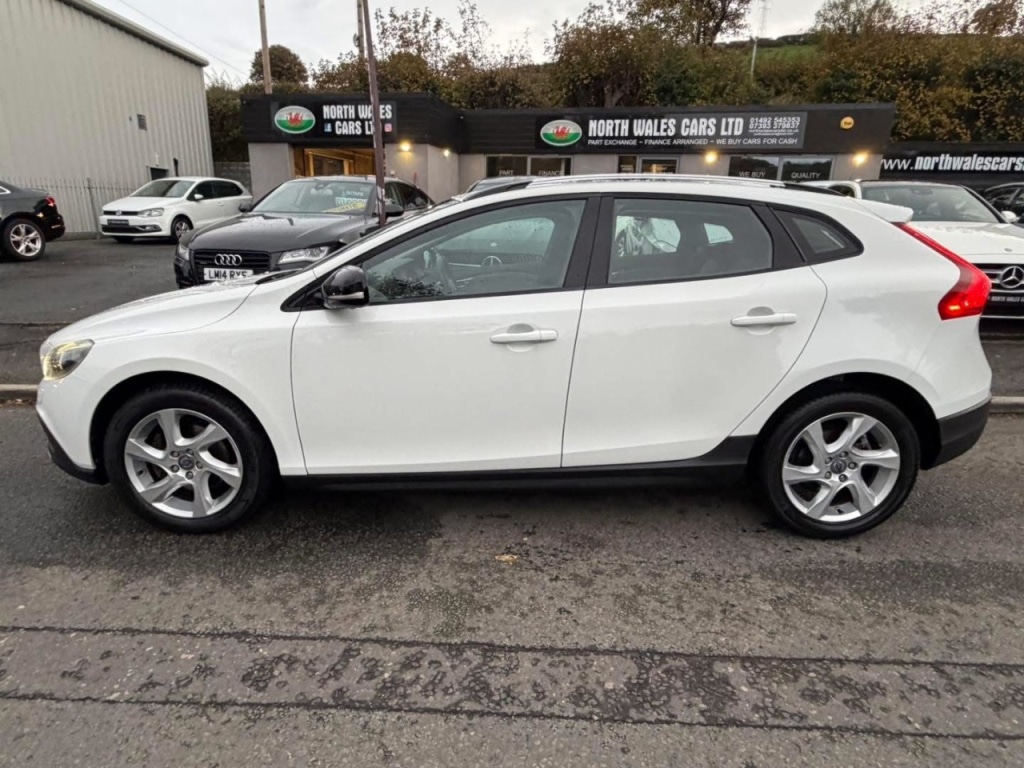 Used Volvo V40 2014 for sale - 76422173: Photo 5