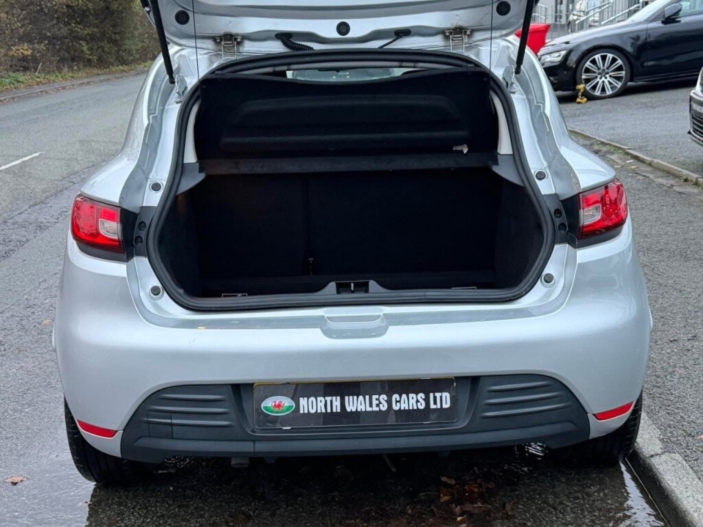 Used Renault Clio 2023 for sale - 76594639: Photo 11