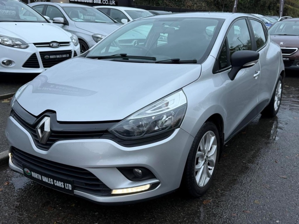 Used Renault Clio 2023 for sale - 76594639: Photo 3