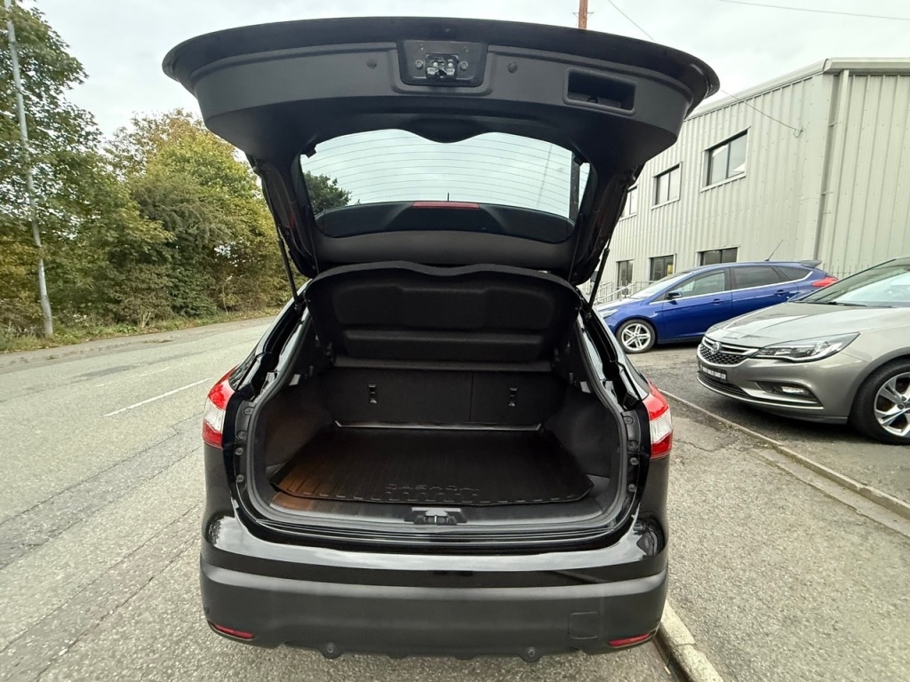 Used Nissan Qashqai 2014 for sale - 76170570: Photo 9