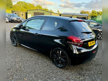Used Peugeot 208 2017 for sale - 78879329: Photo
