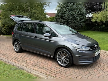 Used Volkswagen Touran 2017 for sale - 79497735: Photo