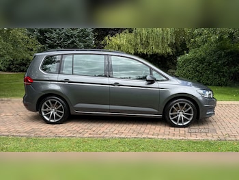 Used Volkswagen Touran 2017 for sale - 79497735: Photo