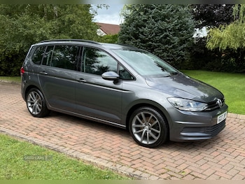 Used Volkswagen Touran 2017 for sale - 79497735: Photo