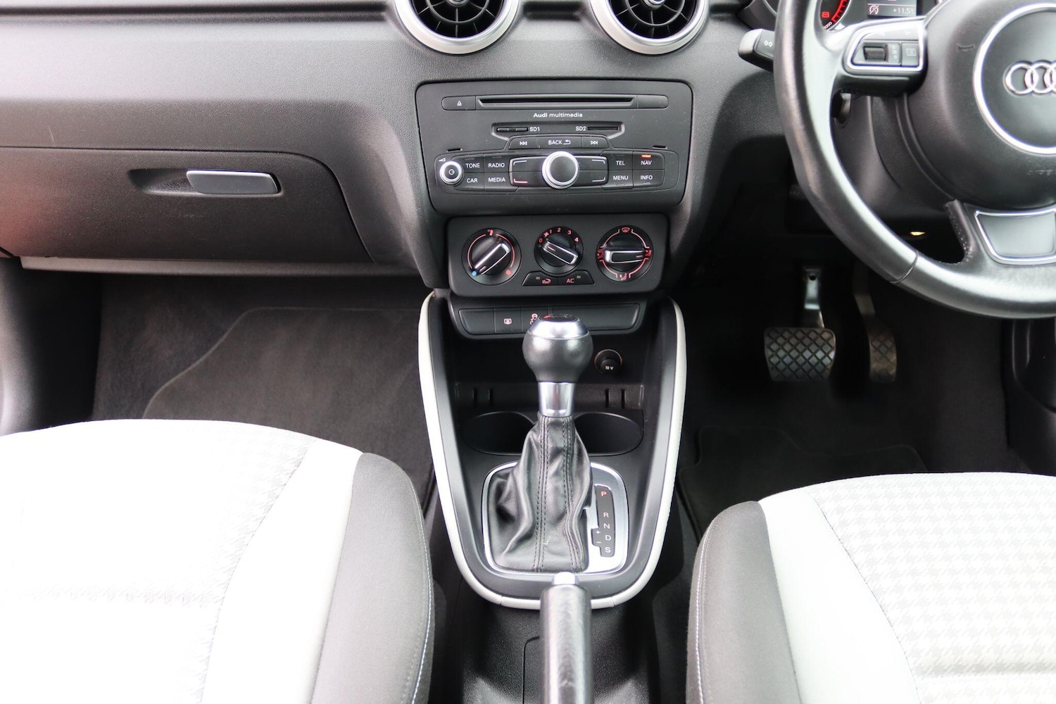 Used Audi A1 2011 for sale - 78007207: Photo 27