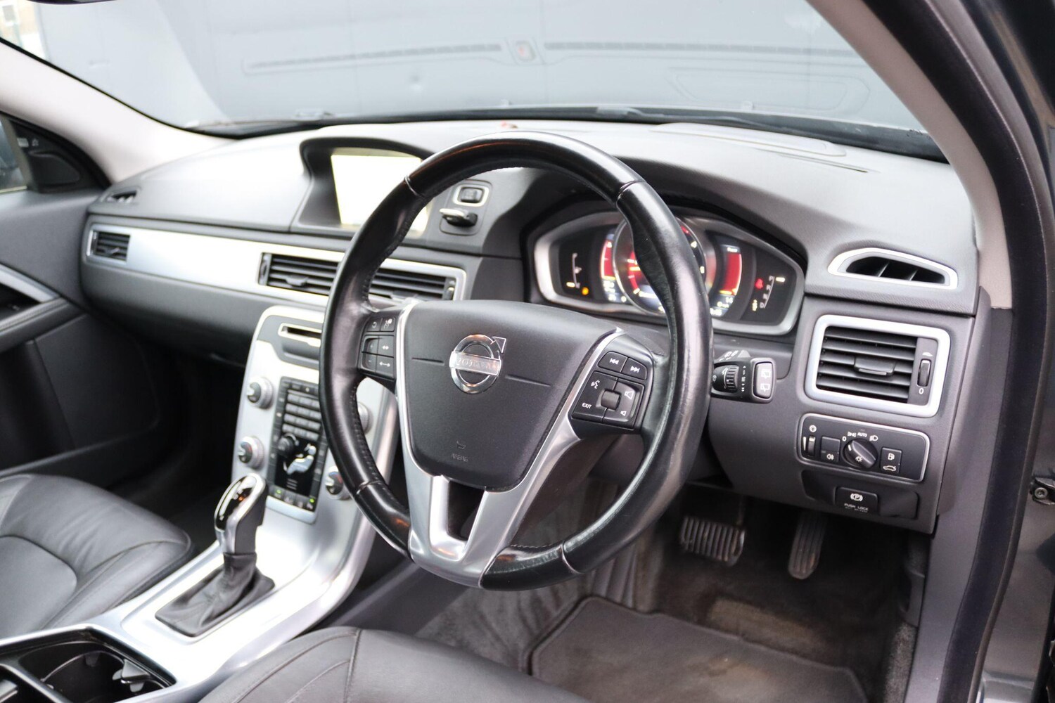 Used Volvo V70 for sale - 77722666: Photo 20