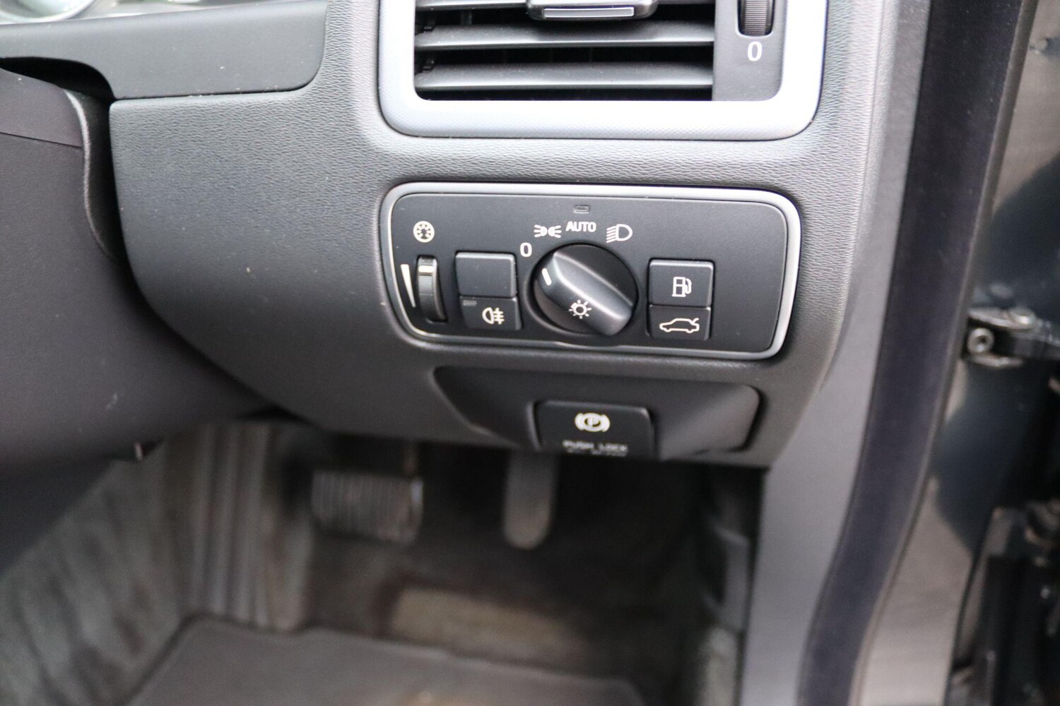 Used Volvo V70 for sale - 77722666: Photo 21