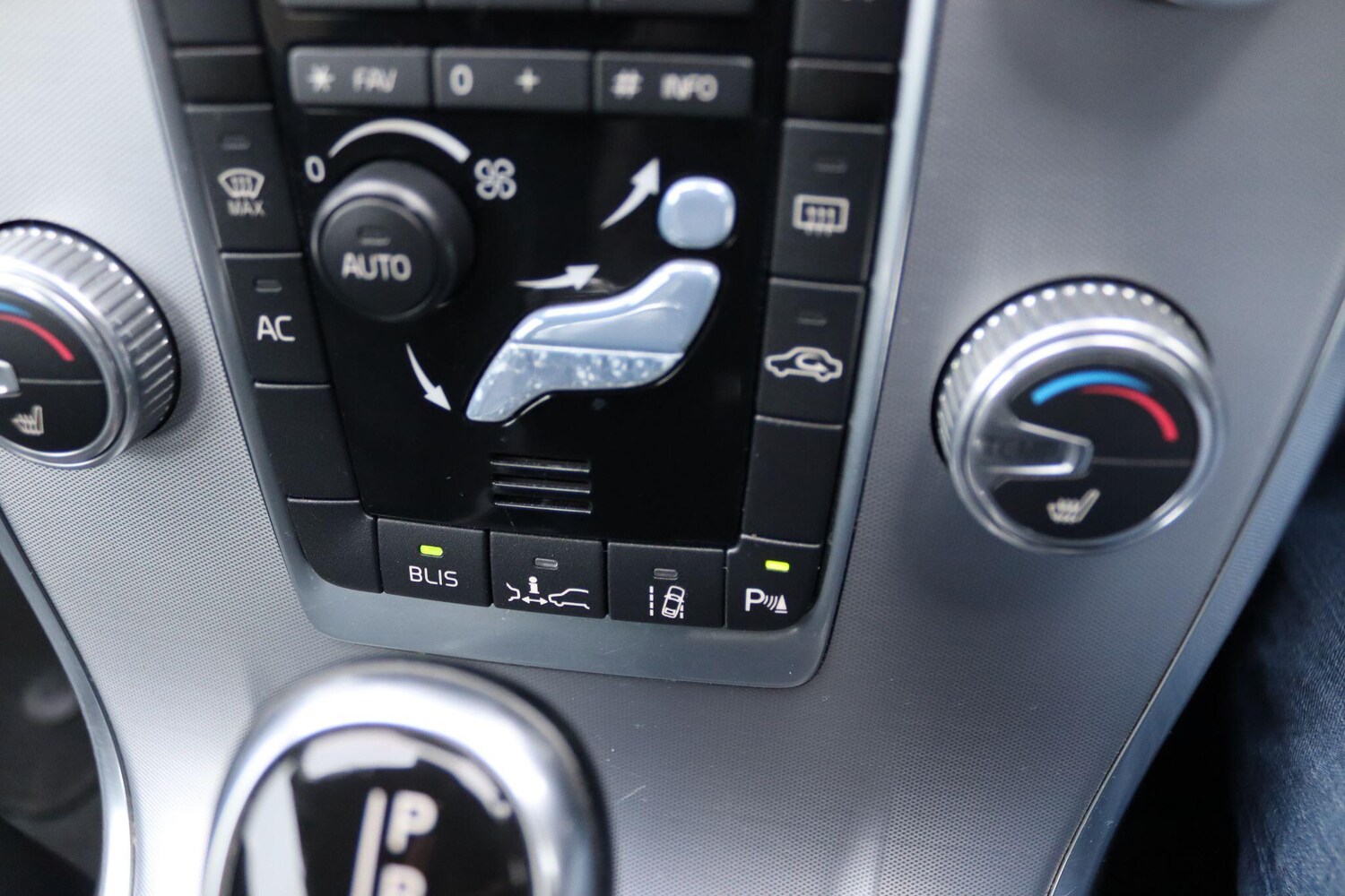 Used Volvo V70 for sale - 77722666: Photo 34