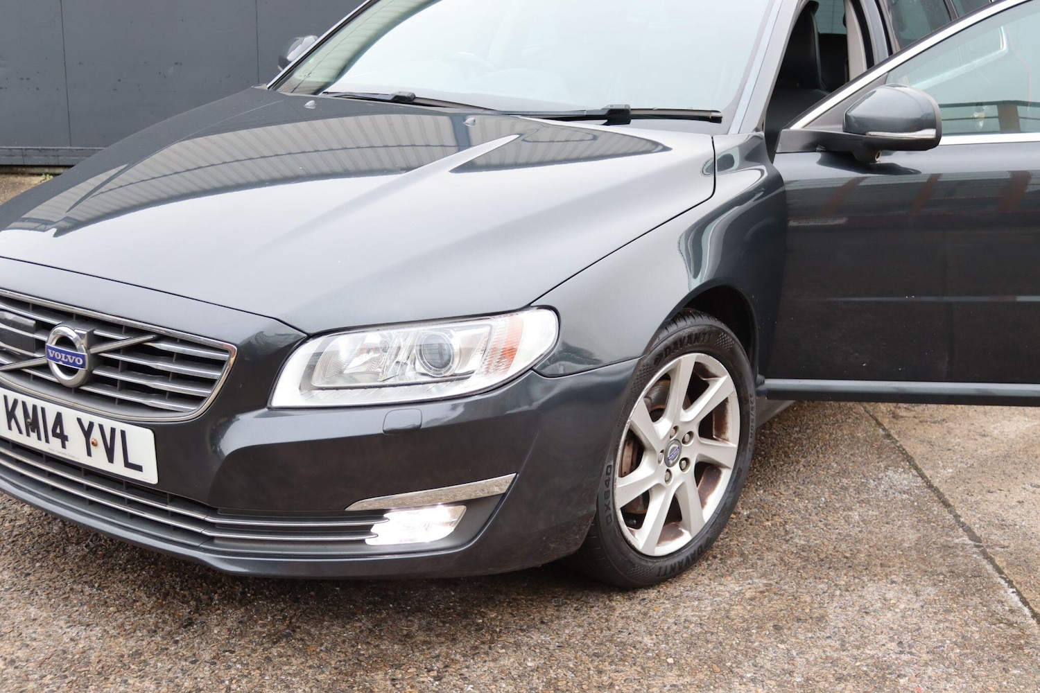 Used Volvo V70 for sale - 77722666: Photo 5
