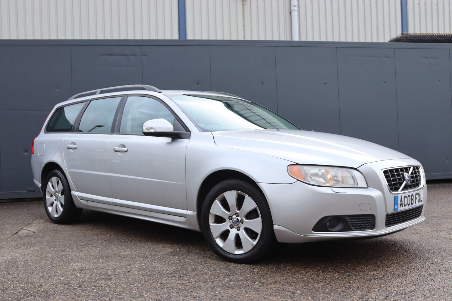 Used Volvo V70 for sale - 77722565: Photo 10