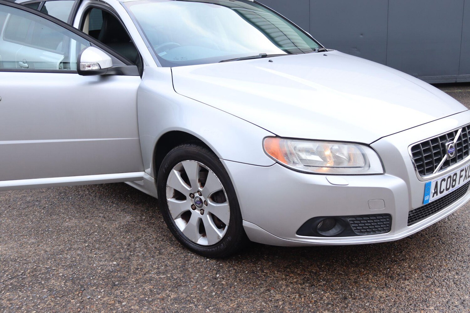Used Volvo V70 for sale - 77722565: Photo 12