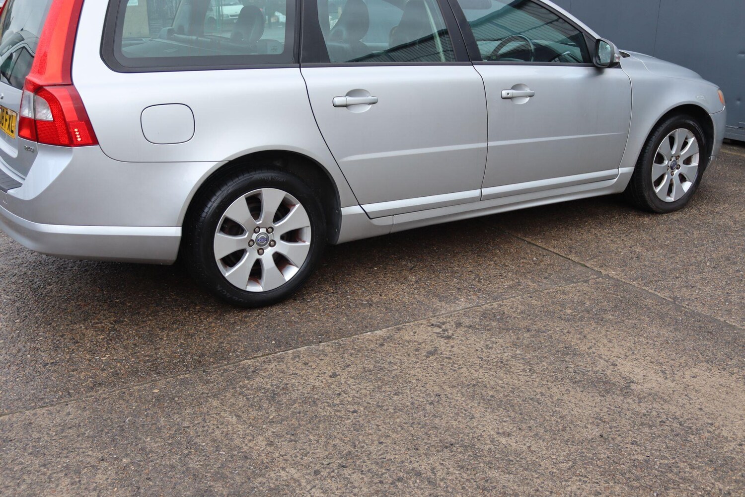 Used Volvo V70 for sale - 77722565: Photo 15