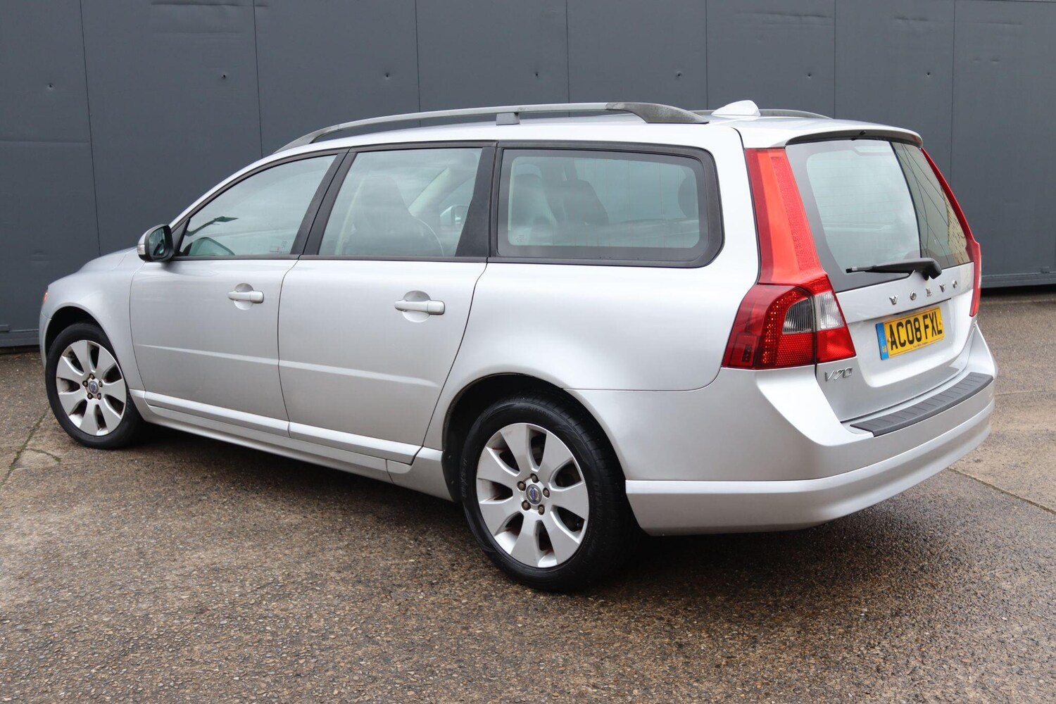 Used Volvo V70 for sale - 77722565: Photo 17