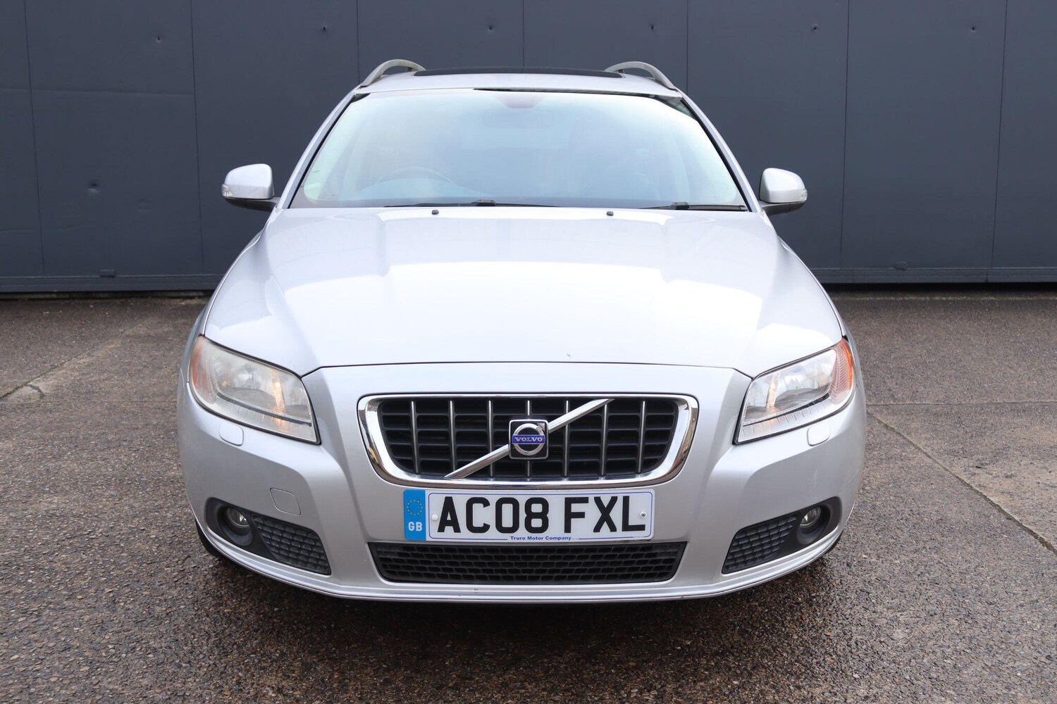 Used Volvo V70 for sale - 77722565: Photo 8
