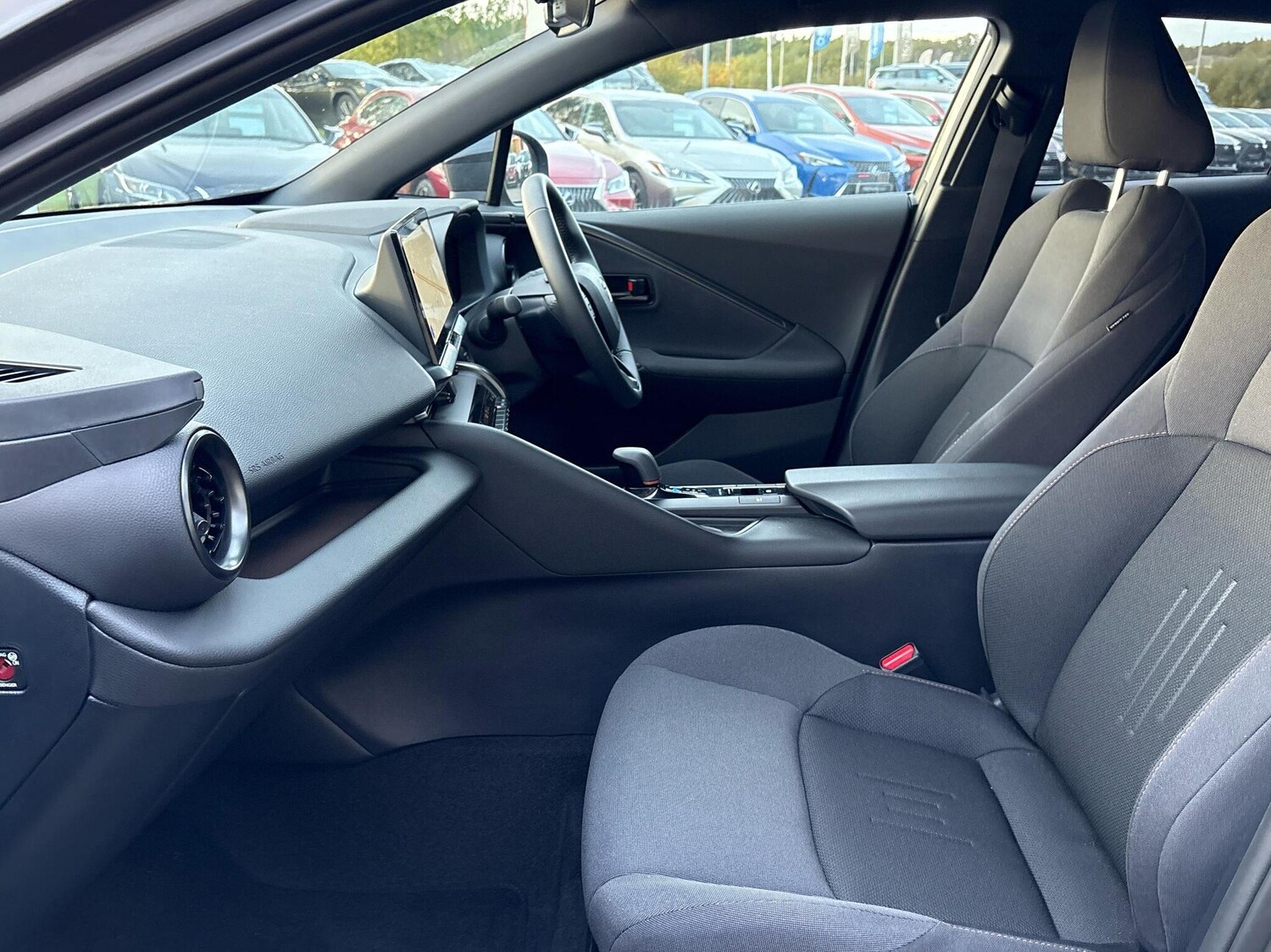 Used Toyota C-HR 2025 for sale - 77672823: Photo 10