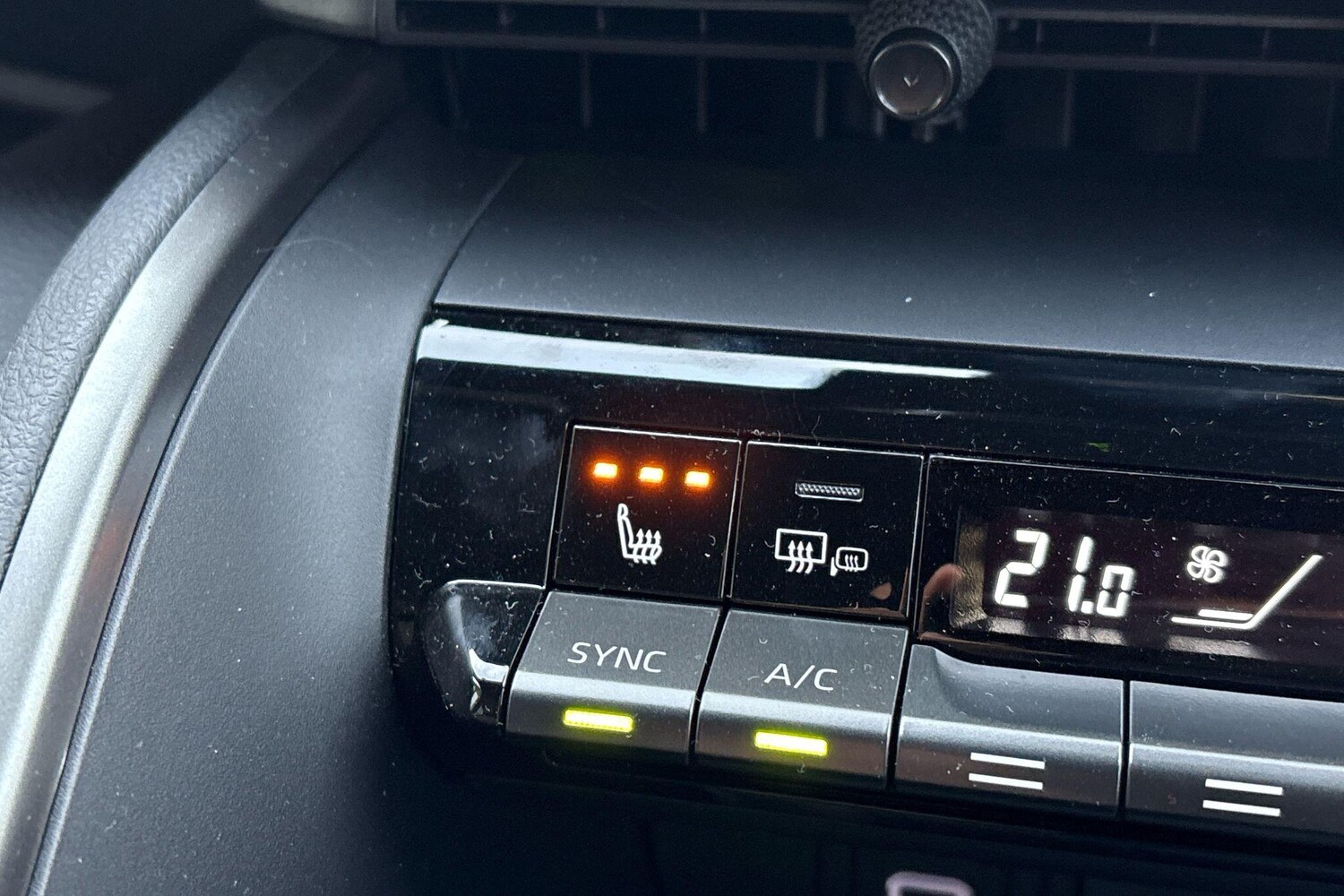 Used Toyota C-HR 2025 for sale - 77672823: Photo 40