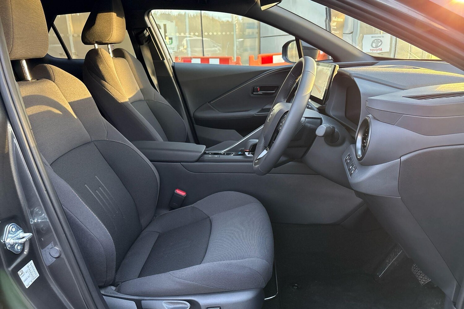 Used Toyota C-HR 2025 for sale - 77672823: Photo 47