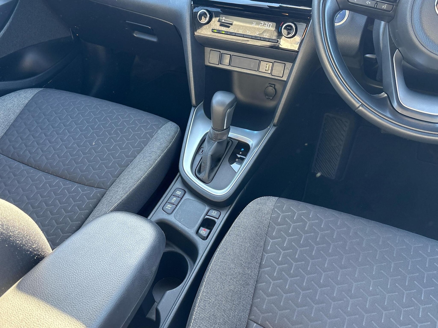 Used Toyota Yaris 2022 for sale - 76139706: Photo 22