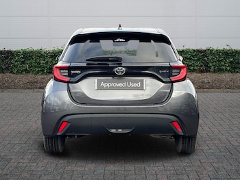 Used Toyota Yaris 2024 for sale - 77157560: Photo