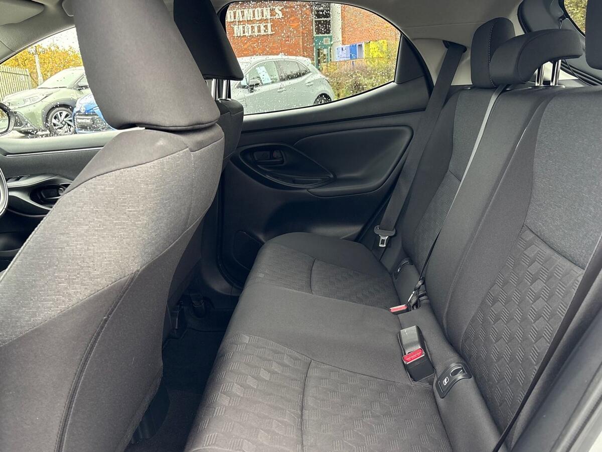 Used Toyota Yaris 2024 for sale - 76563178: Photo 15