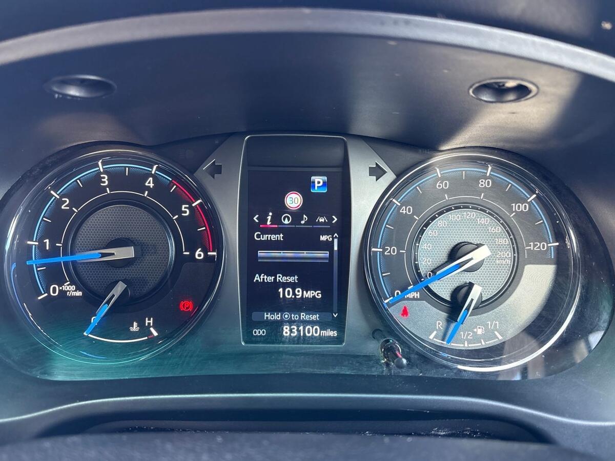 Used Toyota Hilux 2023 for sale - 76800732: Photo 13