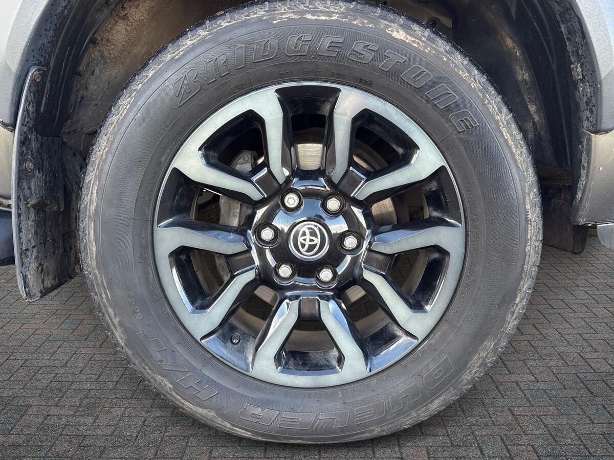 Used Toyota Hilux 2023 for sale - 76800732: Photo 6