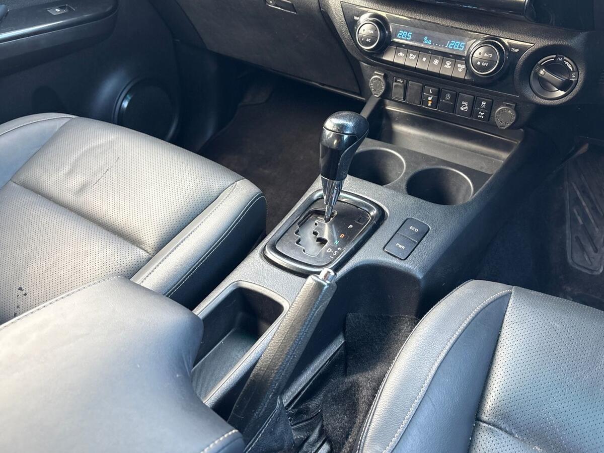 Used Toyota Hilux 2023 for sale - 76800732: Photo 9