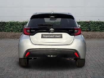 Used Toyota Yaris 2024 for sale - 77157508: Photo