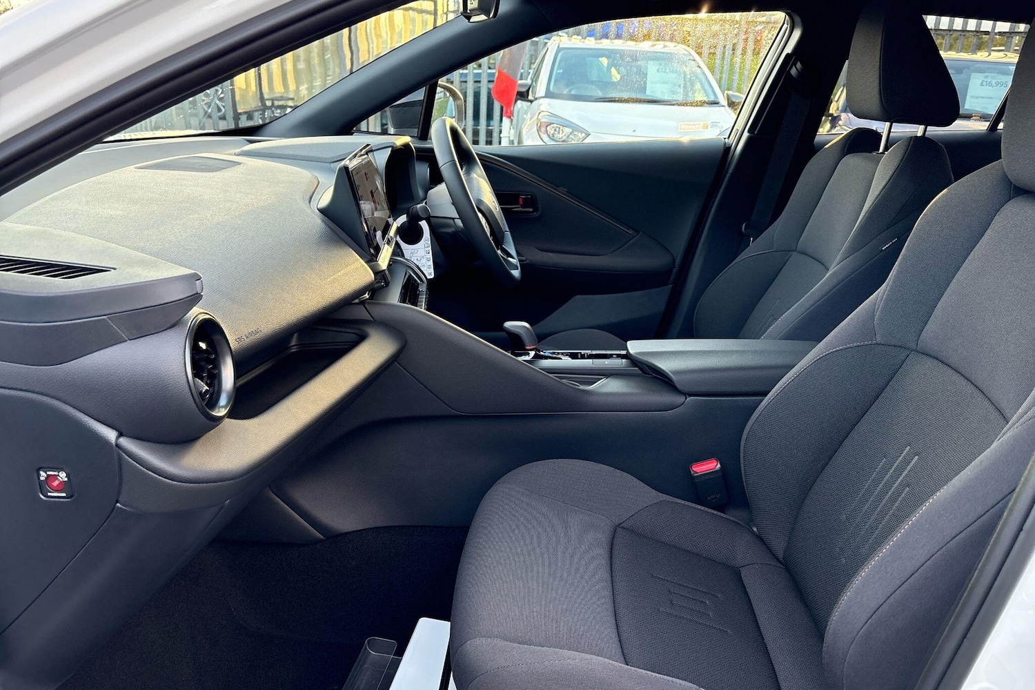 Used Toyota C-HR 2025 for sale - 76635365: Photo 18