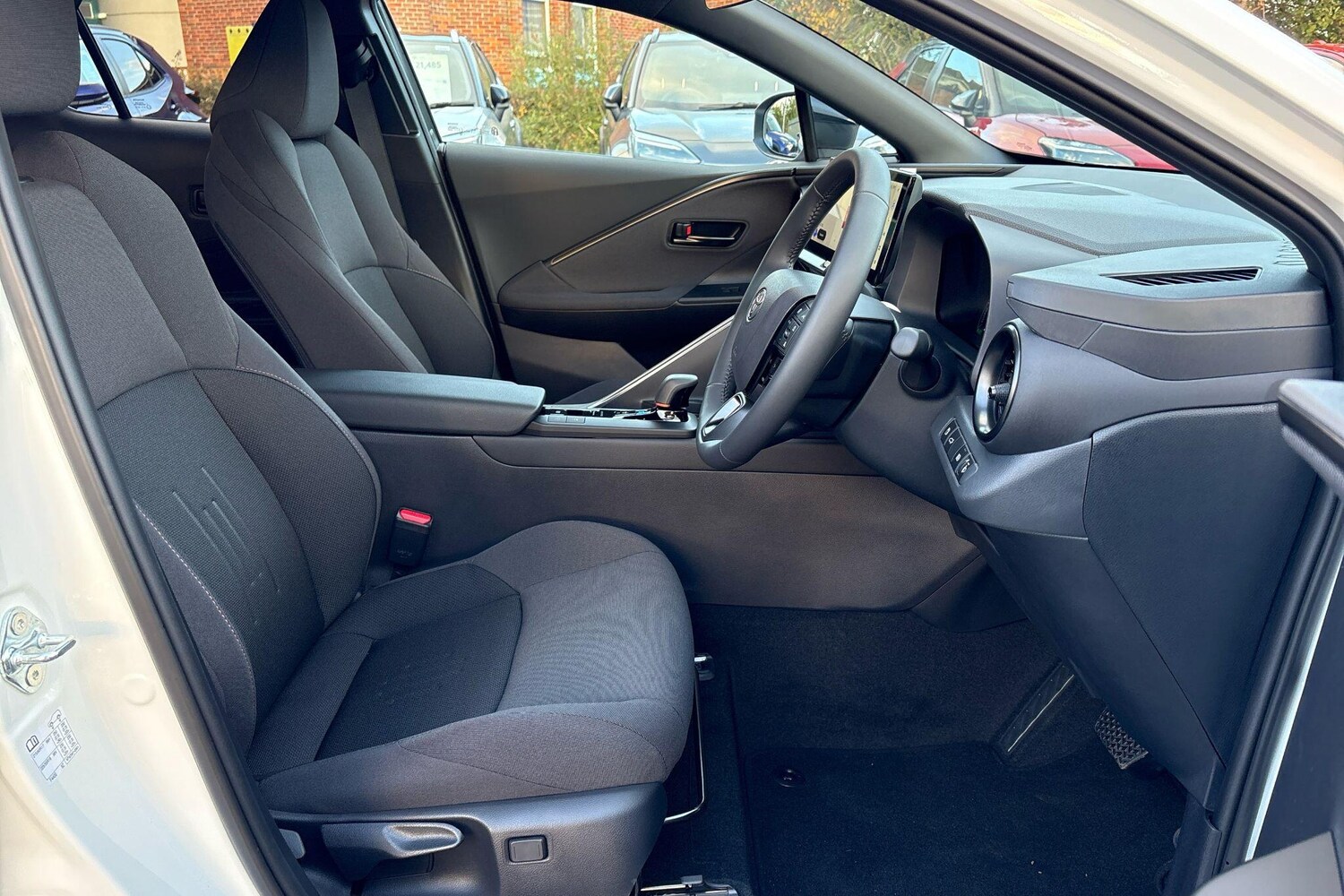 Used Toyota C-HR 2025 for sale - 76635365: Photo 19